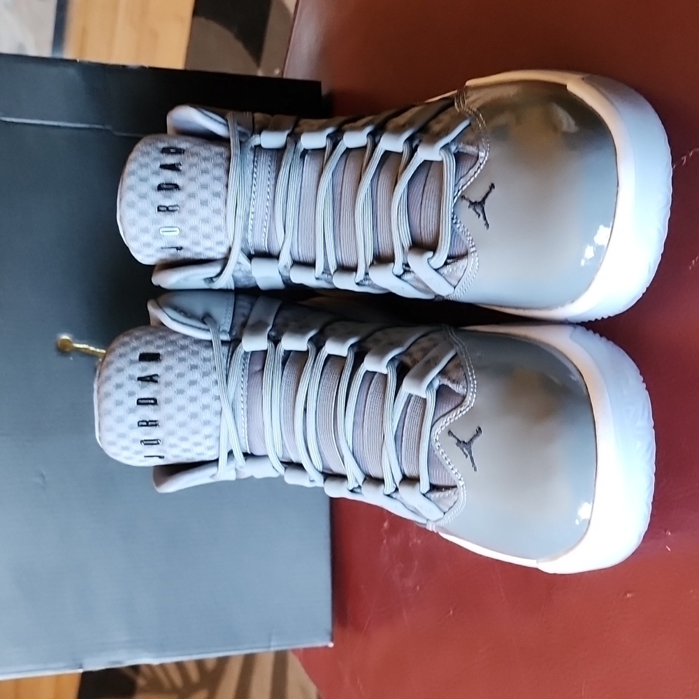 Jordan: Max Aura, Cool Gray, Gray/White/Clear, Men's 10 - Picture 1 of 11